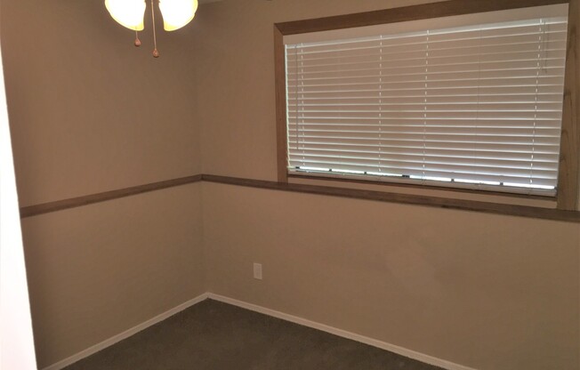 3 beds, 2 baths, $1,895, Unit Unit# 143