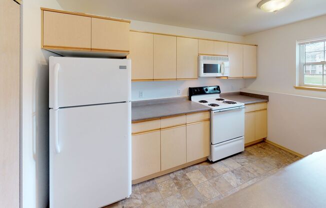 3 beds, 2 baths, 1,120 sqft, $1,615, Unit 4332-03