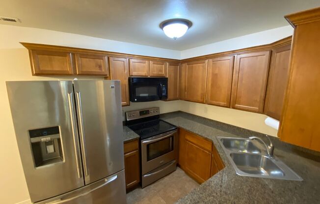 2 Bed 1 Bath Condo 1 MONTH FREE RENT IF YOU MOVE IN BEFORE END OF APRIL