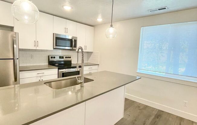 2 beds, 1 bath, 775 sqft, $1,695, Unit 07