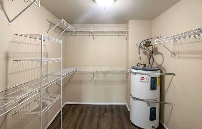 2 beds, 1.5 baths, 950 sqft, $2,350, Unit 326