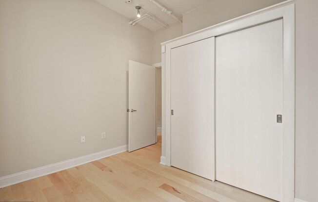 2 beds, 2 baths, $3,300, Unit # 105