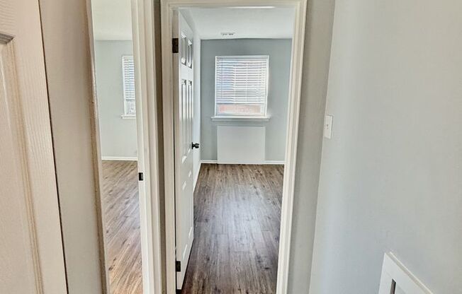 2 beds, 1 bath, $1,400, Unit 2nd Floor