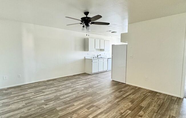 2 beds, 1 bath, 810 sqft, $1,299, Unit 74