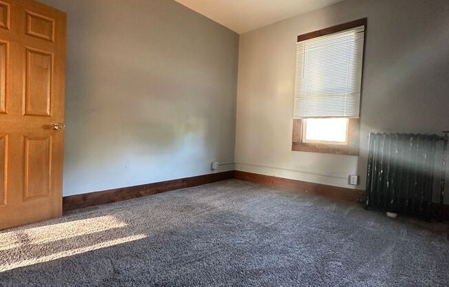 1 bed, 1 bath, $650, Unit Unit 4