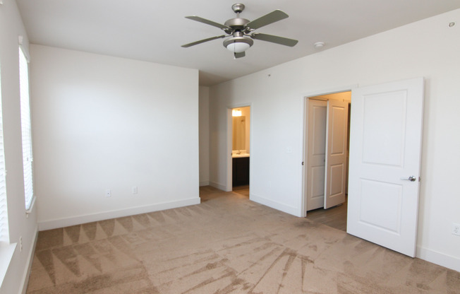 1 bed, 1 bath, 826 sqft, $1,349