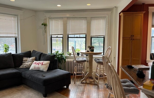 374 Chestnut Hill Ave