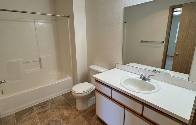2 beds, 1 bath, 868 sqft, $1,400, Unit 151
