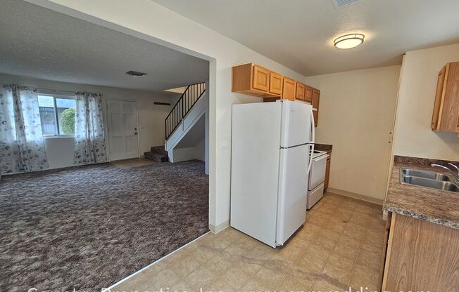 2 beds, 1.5 baths, 888 sqft, $1,200, Unit 4