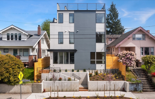 Enjoy Stunning City Views from This 2-Bedroom Seattle Gem with Sun Deck!