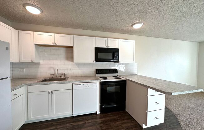 1 bed, 1 bath, 650 sqft, $1,025, Unit 6