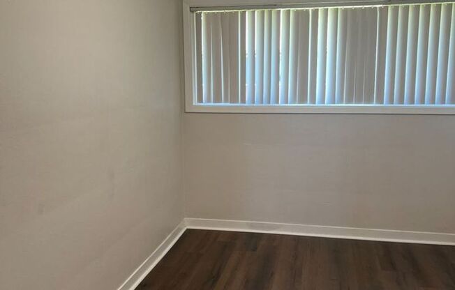 1 bed, 1 bath, 450 sqft, $1,250, Unit 711