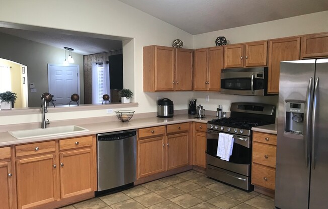 3 beds, 2 baths, $1,895