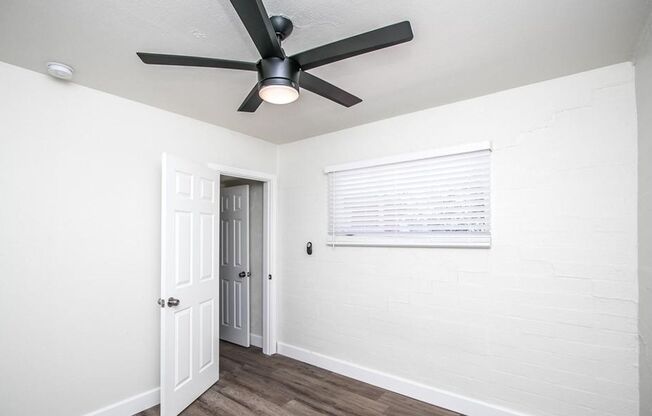 MOVE IN SPECIALS,  INTERESTED? Located in the historic downtown district.