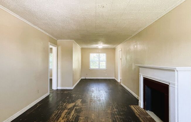 Charming 3 Bed Brick Home Conveniently located near I-35!!!!