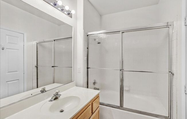 2 beds, 2 baths, $1,575, Unit # # 1821 VALLE VERDE DOCTOR 1821 75