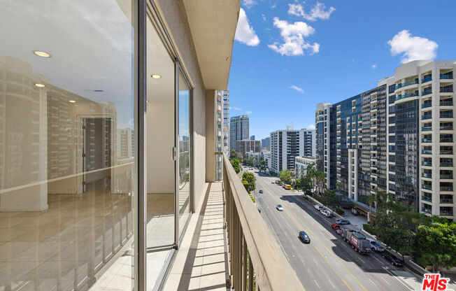 2 beds, 2 baths, 974 sqft, $4,000, Unit 1102