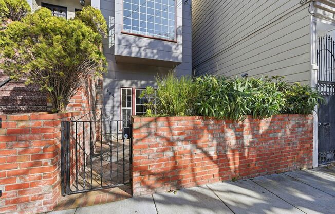 Charming Two Bedroom Condo in Dolores Heights - Please Contact for Showing Availability!