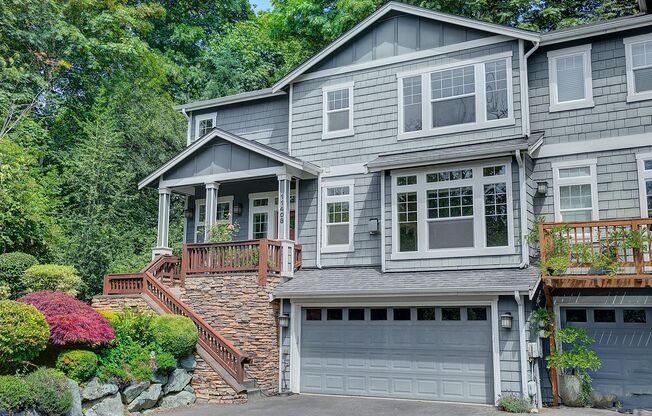 3Bd/3.25Ba Kirkland Townhome