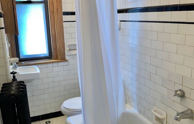 Studio, 1 bath, 300 sqft, $1,385, Unit 530-611