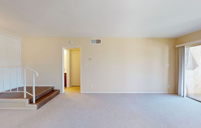 Top-Floor 1 Bed 1.5 Bath Pasadena Condo – with Parking, On Site laundry, Fireplace, Balcony & Pool!