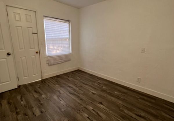 2 beds, 1 bath, 700 sqft, $1,850