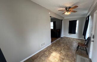 2 beds, 1 bath, $1,000, Unit A423-1