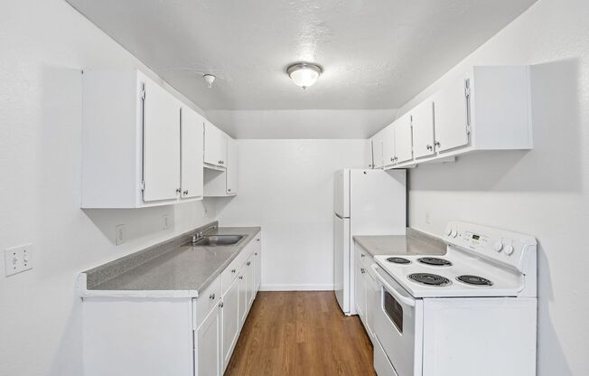 3 beds, 1 bath, 950 sqft, $975, Unit 201