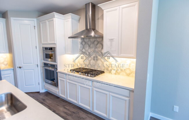 3 beds, 2.5 baths, 2,107 sqft, $2,395, Unit 4