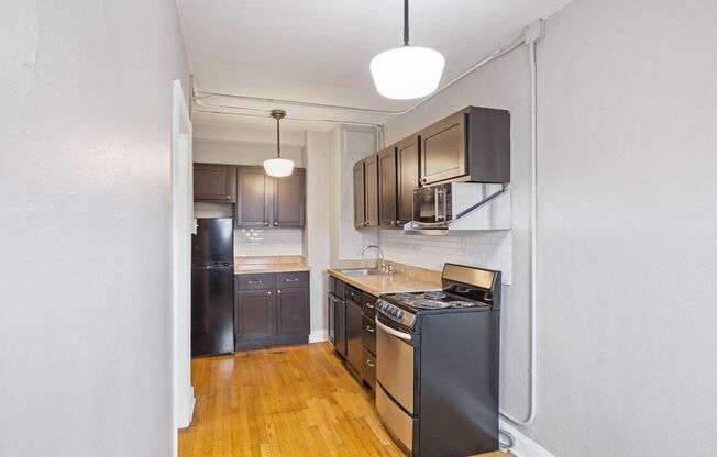 Studio, 1 bath, 420 sqft, $795, Unit 506