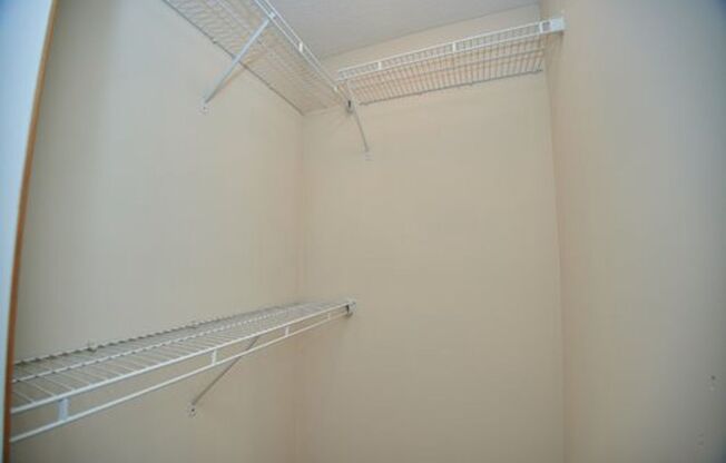 2 beds, 2.5 baths, 1,100 sqft, $1,295, Unit 34W