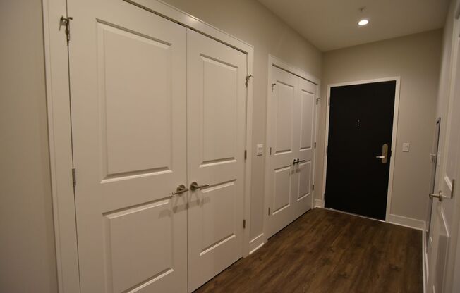 2 beds, 2 baths, 976 sqft, $4,175, Unit 3833-317