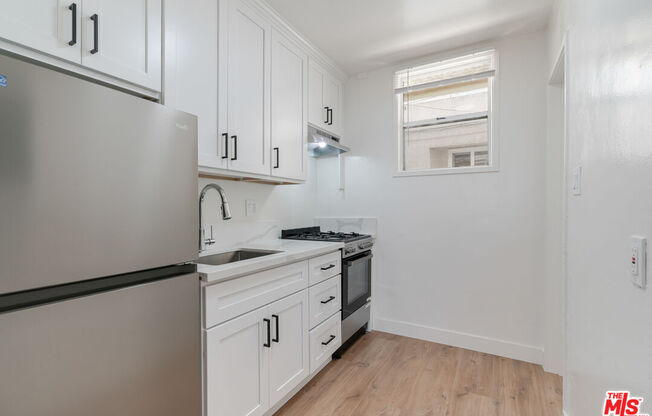 1624 S ST ANDREWS PL