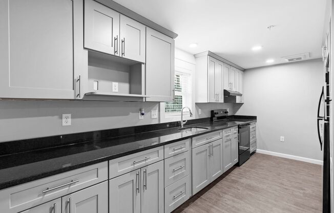 3 beds, 1 bath, 1,300 sqft, $3,250, Unit 9 Monarch Way Apt 101