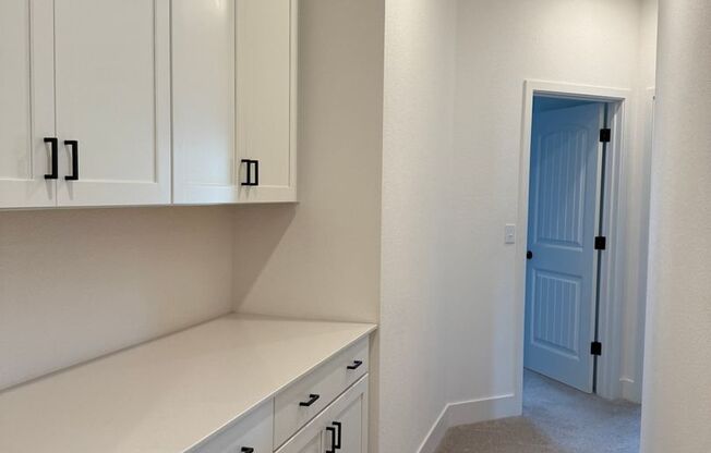 3 beds, 2.5 baths, $2,745, Unit UNIT 23102