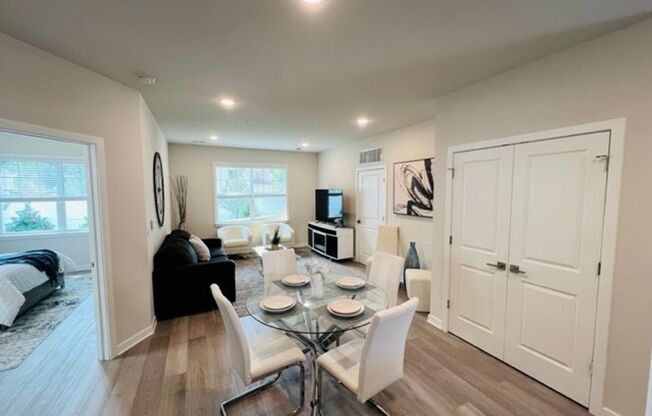 Fox & Foxx MEADOWS at Edison