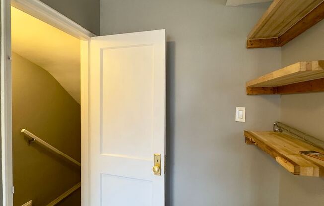 Charming 4 Bedroom/2 Bathroom Townhome in Mid-Govans, MD!