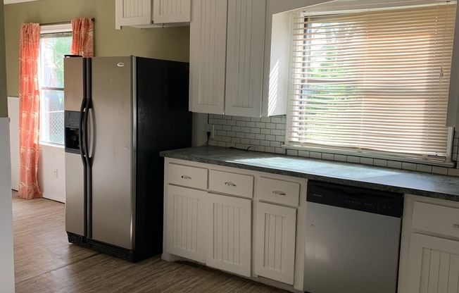 2 beds, 1 bath, $1,000