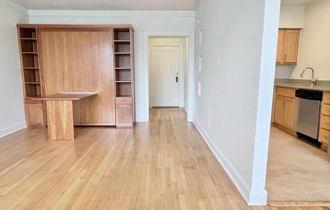 Studio, 1 bath, 467 sqft, $1,165, Unit 202