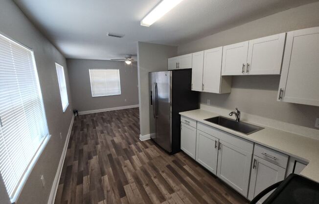 Bradenton 3 Bed 2 Bath Remodeled Duplex for Rent - $1,899 Special (Apply & Sign by 9/30) | 34203