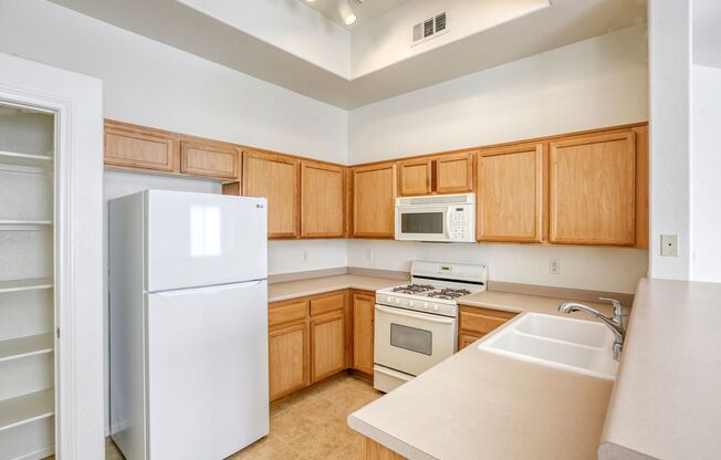 2 beds, 2 baths, $1,550, Unit # 201