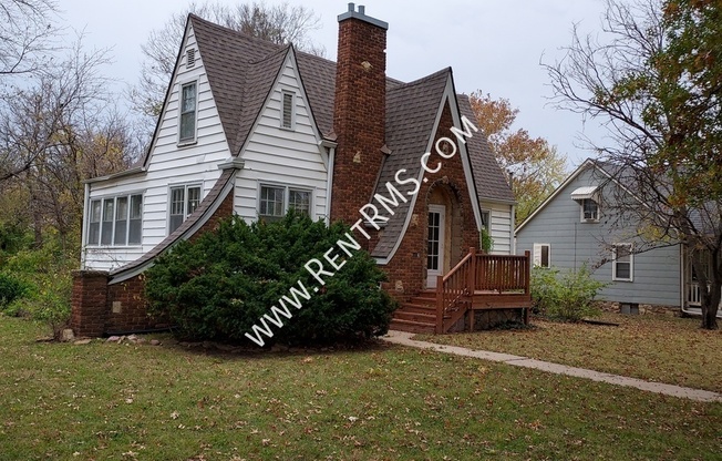 2737 SE MICHIGAN AVE