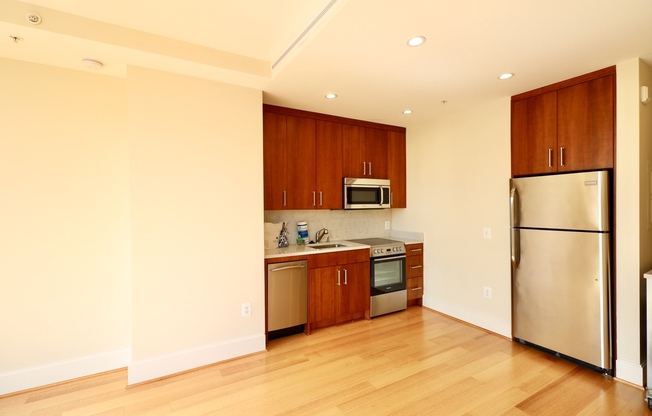 Studio, 1 bath, $2,250, Unit 601