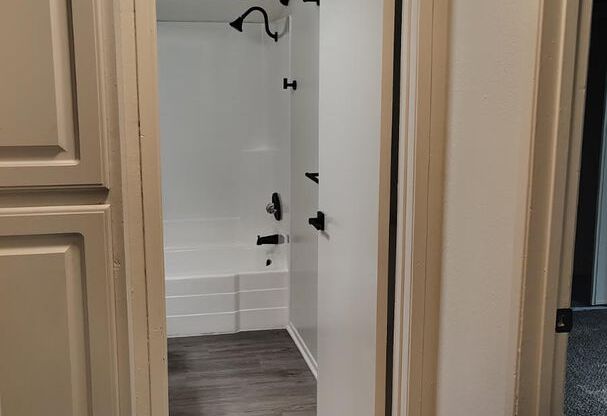 2 beds, 2 baths, 900 sqft, $2,568, Unit Unit 12H