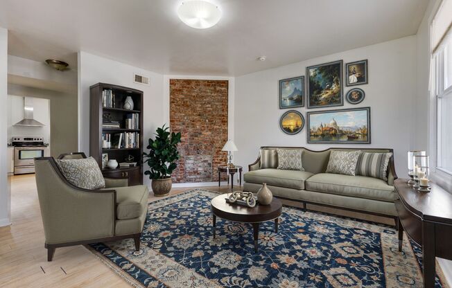 15 - 2621 S 18th