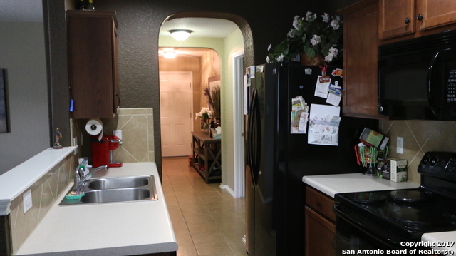 3 beds, 2 baths, $1,550