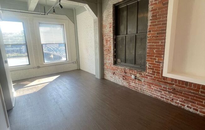 2 beds, 1.5 baths, 850 sqft, $1,995, Unit 505