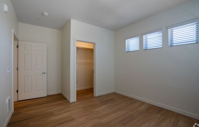 2 beds, 1 bath, 1,116 sqft, $1,895, Unit 212-212