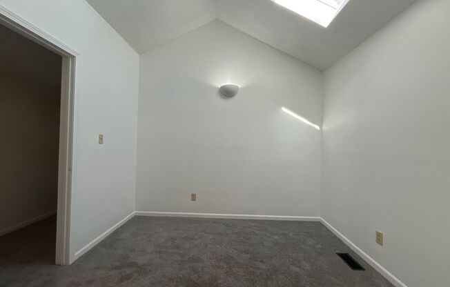 210 S Nichols Ave