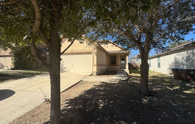 SINGLE STORY  |  CLOSE TO LACKLAND, HWY 90 & LOOP 1604  |  MESA CREEK